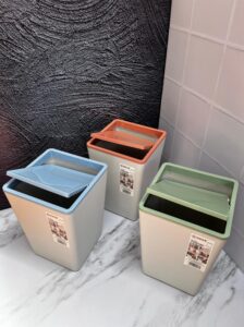 Caneca Tapa Giratoria Cuadrada Mediana 22X22X31Cm