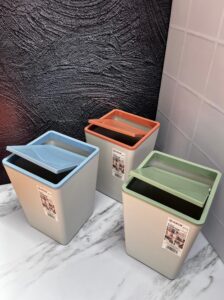 Caneca Tapa Giratoria Cuadrada Mediana 22X22X31Cm