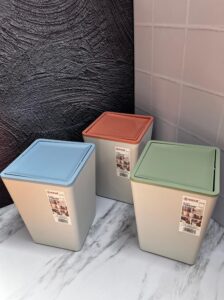 Caneca Tapa Giratoria Cuadrada Mediana 22X22X31Cm