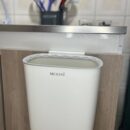 Caneca Elegante Con Soporte Para Puerta Blanca Con Gris 26X15X30Cm