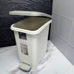 Caneca Rectangular Mediana Fina Con Tapa Y Soporte Pie