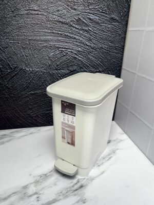 Caneca Rectangular Mediana Fina Con Tapa Y Soporte Pie