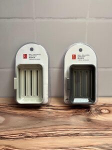 Jabonera Con Adhesivo Oscuro